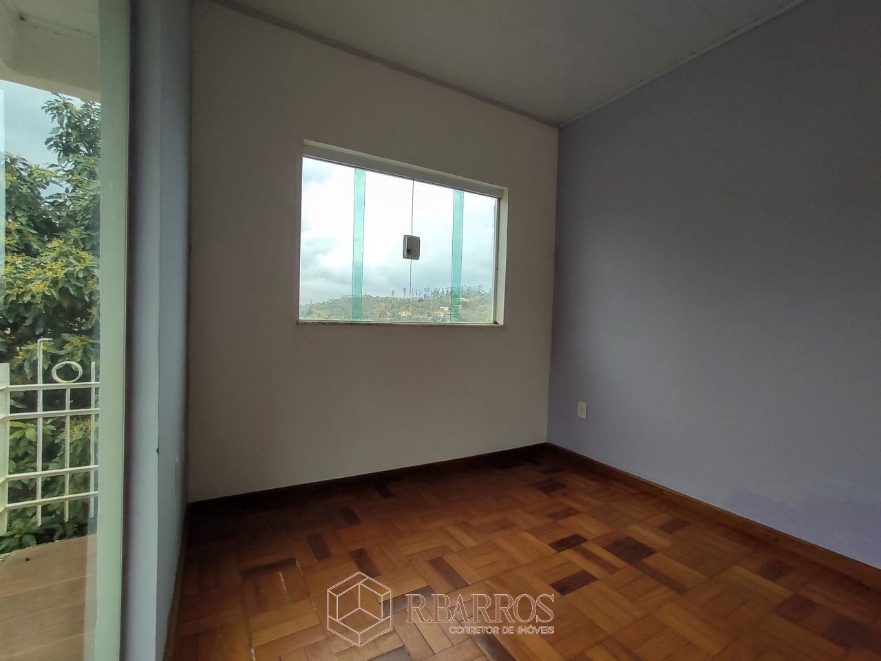 Residencial - Casa com piscina, anexo e vista | Código:CS052