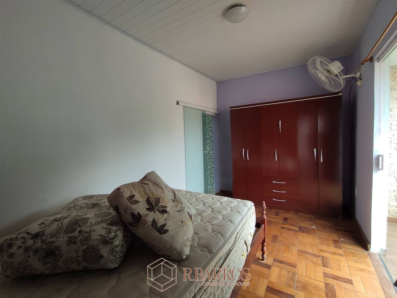 Residencial - Casa com piscina, anexo e vista | Código:CS052