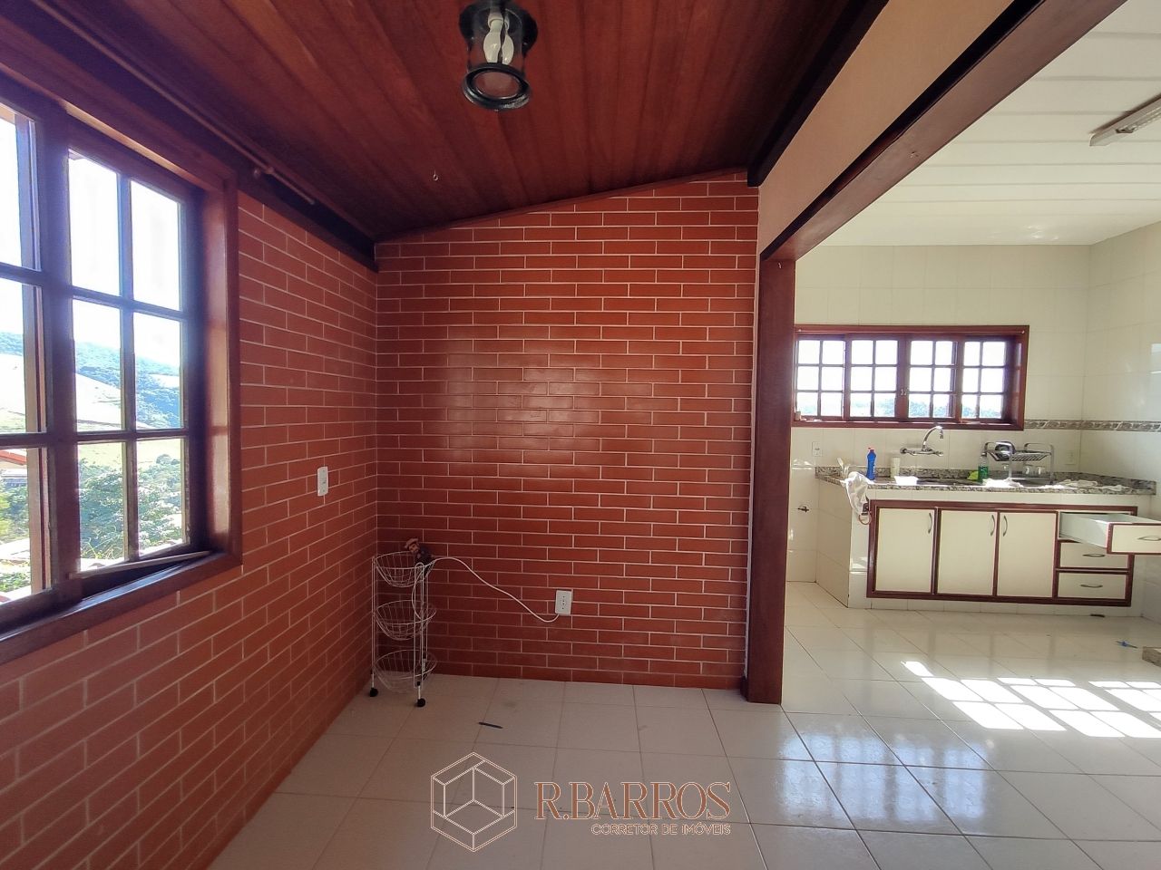 Residencial - Excelente imóvel em condomínio com vista linda | Código:CS057