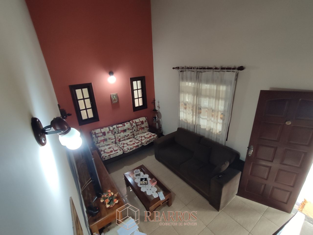 Residencial - Imóvel em excelente terreno de esquina com vista | Código:CS059