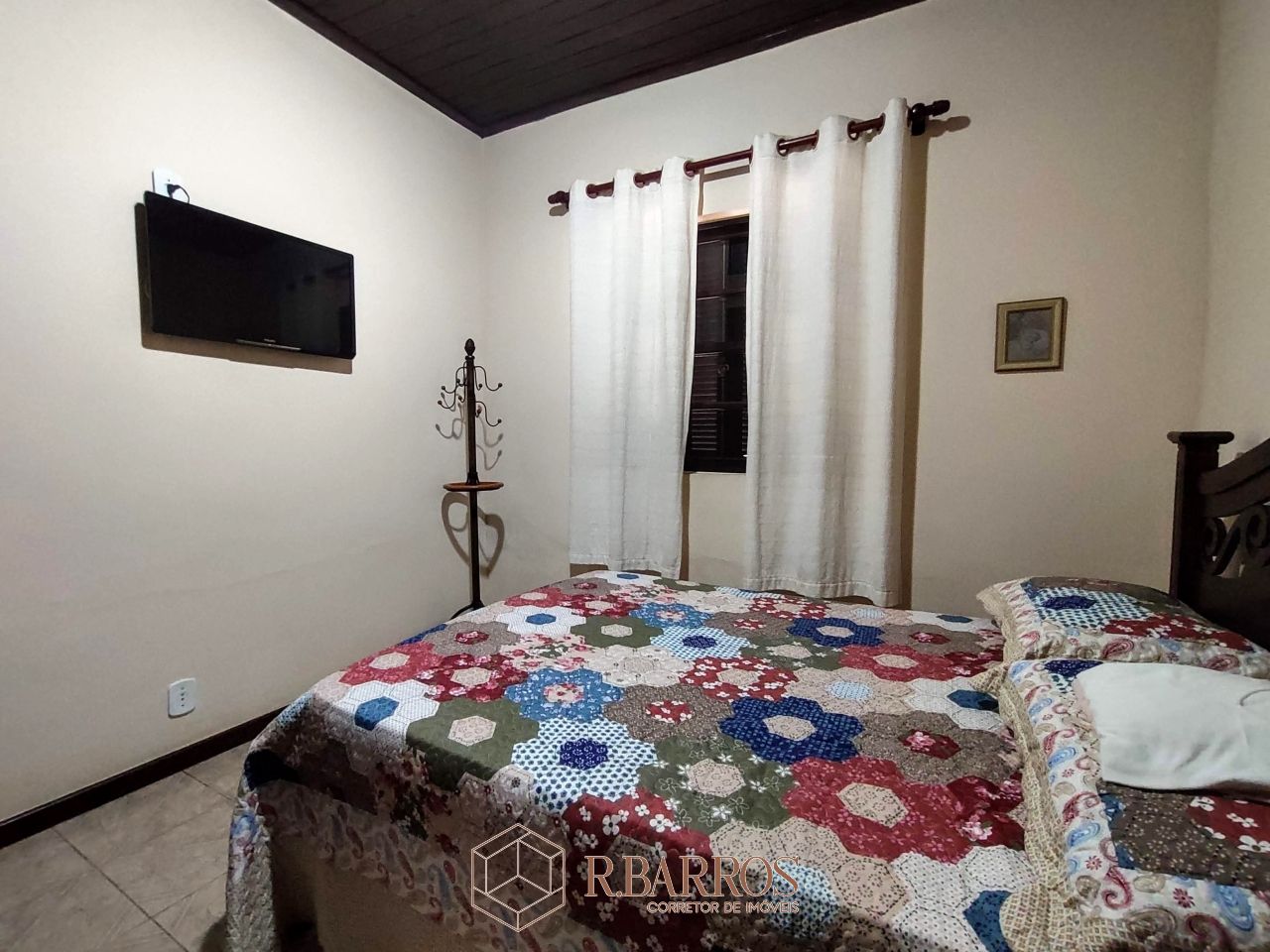 Residencial - Imóvel em excelente terreno de esquina com vista | Código:CS059