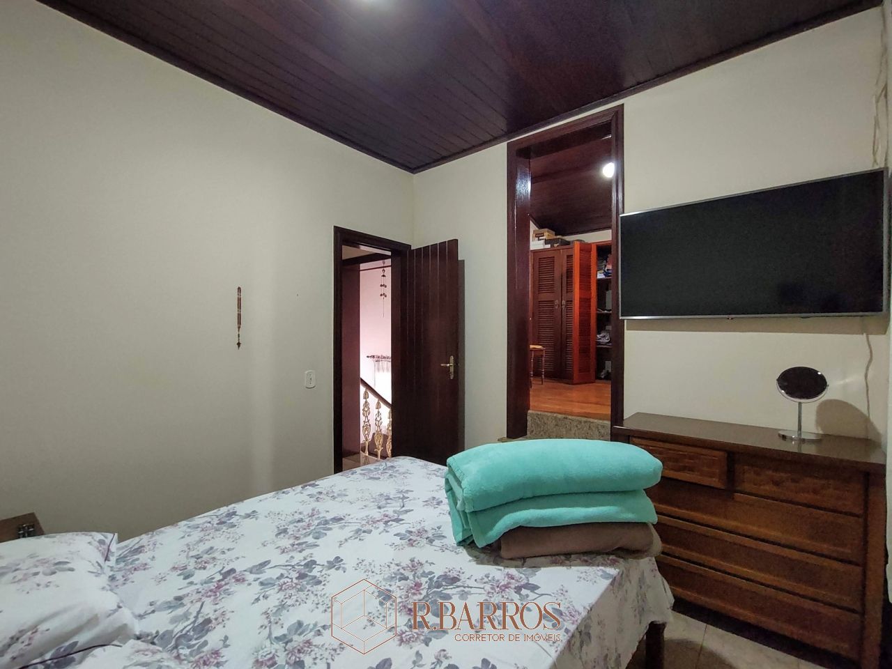 Residencial - Imóvel em excelente terreno de esquina com vista | Código:CS059