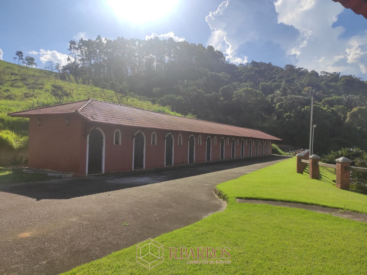 Residencial - Haras com Conforto em Meio à Natureza | Código:ST005