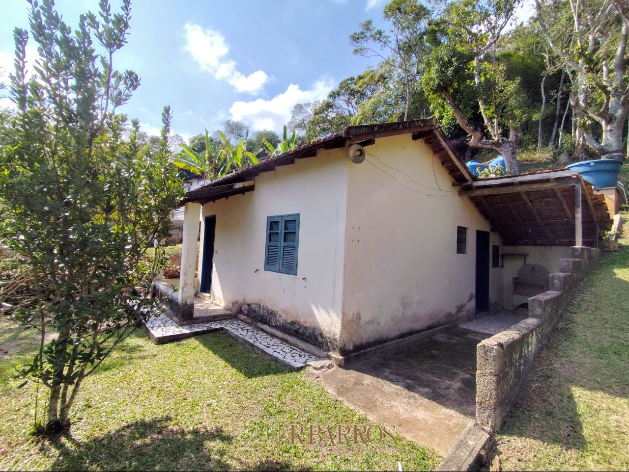 Residencial - Excelente propriedade em rua mista | Código:CS092