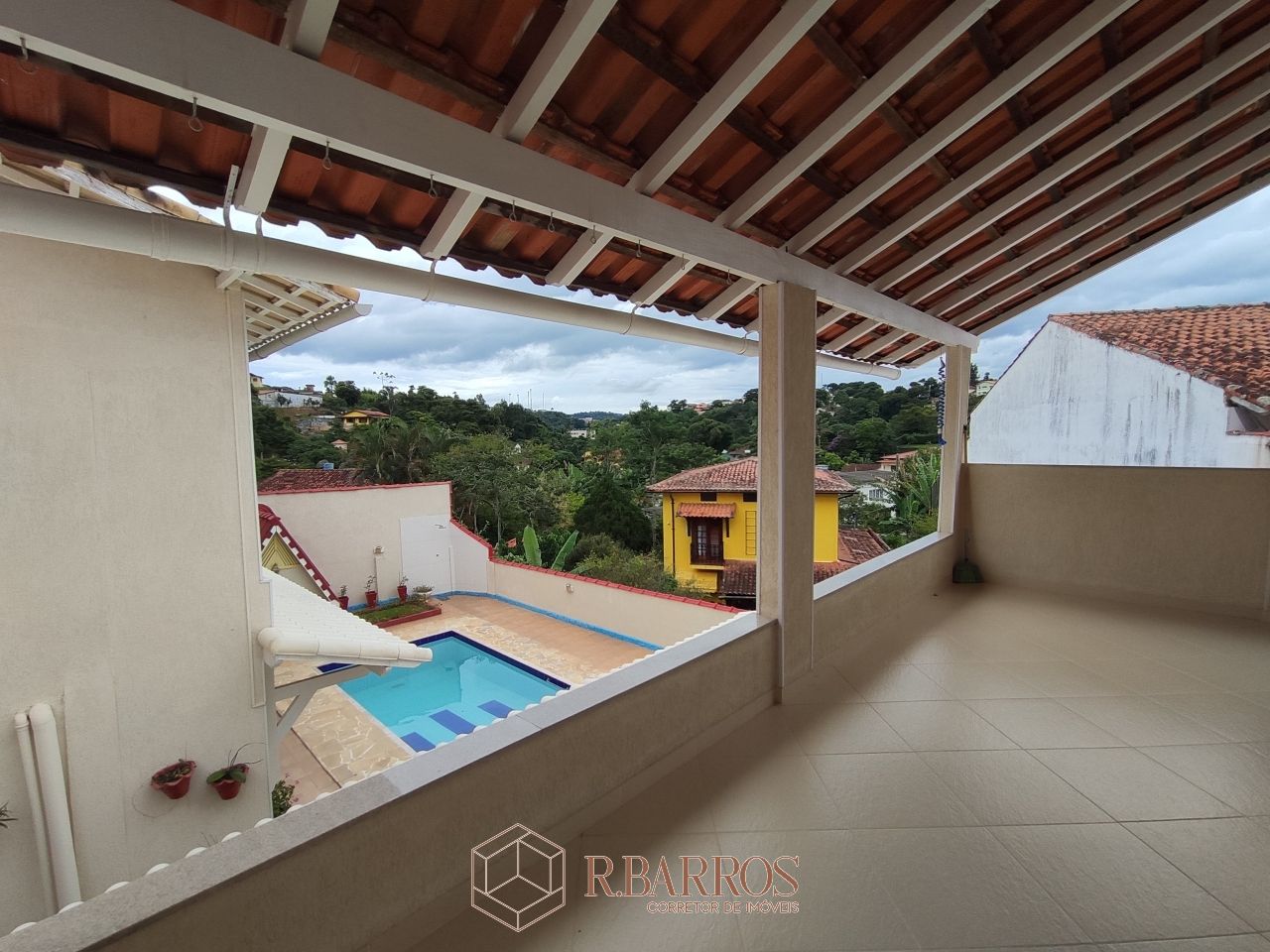 Residencial - Elegante Residência Duplex em Bairro Nobre | Código:CS110