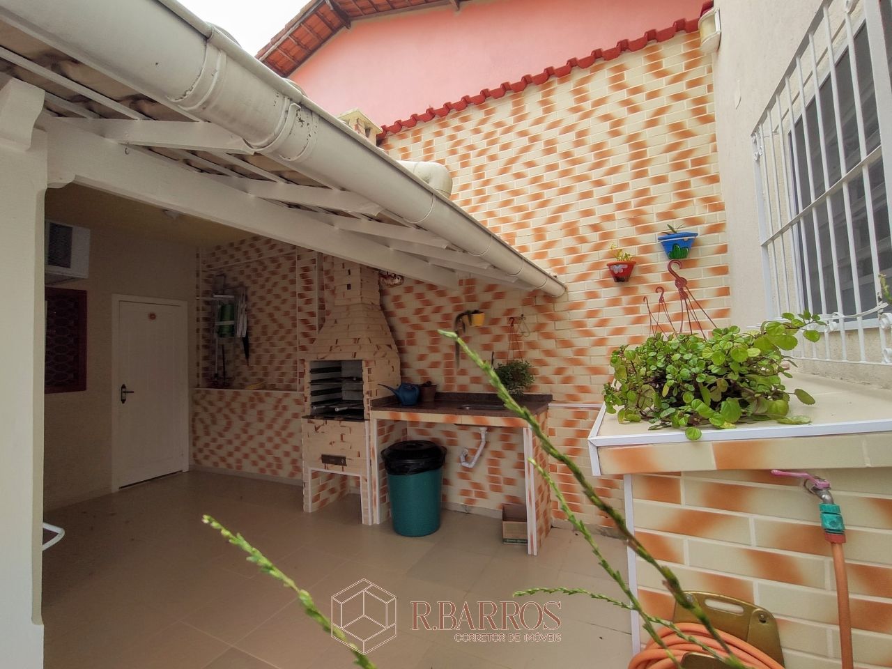 Residencial - Elegante Residência Duplex em Bairro Nobre | Código:CS110