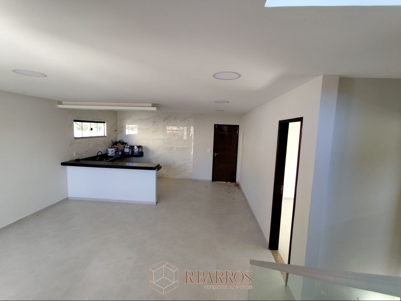 Residencial - Imóvel charmoso em terreno murado e gramado | Código:CS118