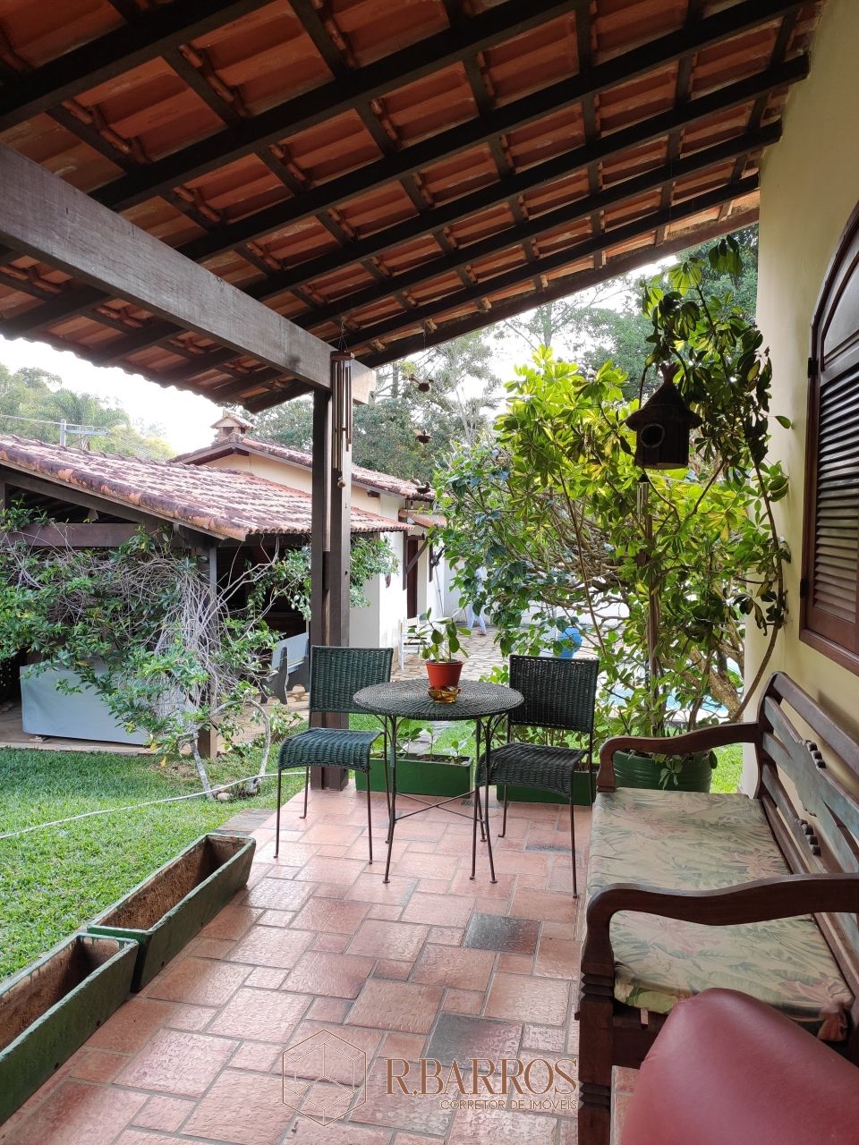 Residencial - Excelente imóvel com total privacidade | Código:CS027